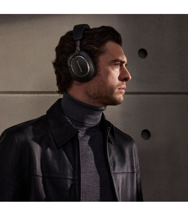 Bowers & Wilkins PX8 S2
