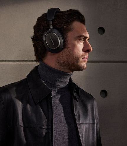 Bowers & Wilkins PX8 S2